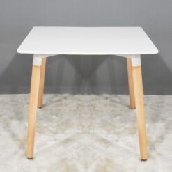 MESA EAMES CUADRADA 80CM LAQUEADA
