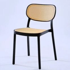 SILLA THONET POLIPROPILENO NEGRA
