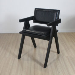 SILLA JEANNERET ECOCUERO NEGRO