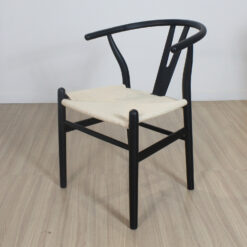SILLA WISHBONE MADERA NEGRA ASIENTO NATURAL